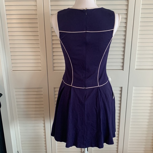 Cynthia Steffe Sleeveless Dress Women’s Blue with White Piping Stretch Size 6 - Picture 3 of 8